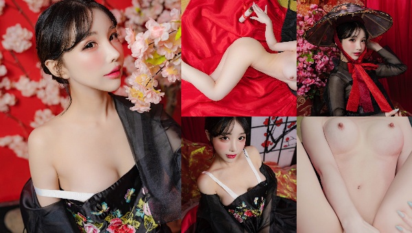 Charming Japanese-style cosplay