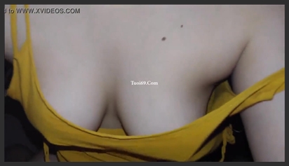 Making love with a girlfriend with big breasts