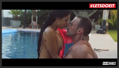 Lucky guy gets help from a girl with a big ass