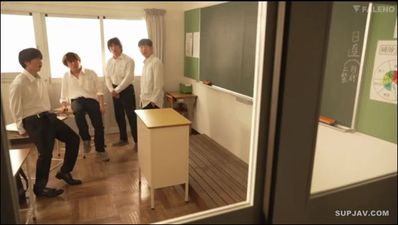 Teacher Arina Hashimoto likes to finger her pussy in the bathroom