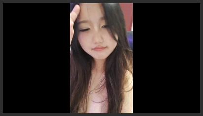 Chinese Girl Hooks Pussy, Water Splashes Out