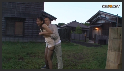 Girl soaked by a sudden rain shower, encounters a pervert while sheltering from the rain