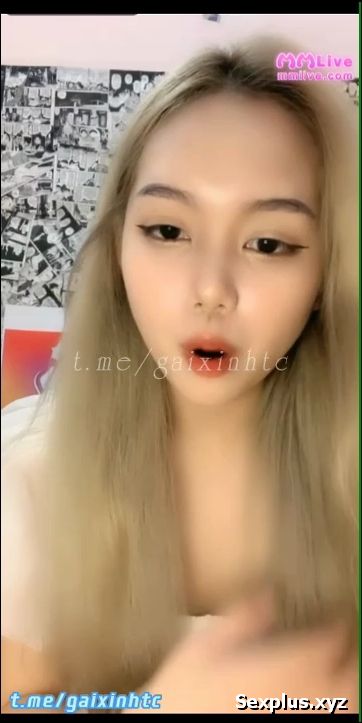 She is beautiful, with a sweet voice and a pure heart, captivating many admirers