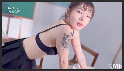 JVID: Caught the New Transfer Student Changing Clothes in the Classroom