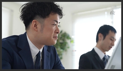 Calling a prostitute to relieve stress, only to unexpectedly meet my female boss working overtime