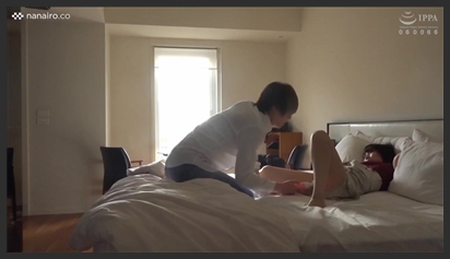 Meeting an ex-girlfriend at a motel