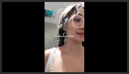 Idol Rosababy masturbates live in a public bathroom