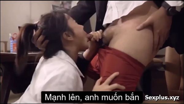 The horny secretary’s amazing blowjob skills