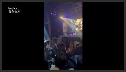 Black international student picks up girls at a nightclub in South Korea