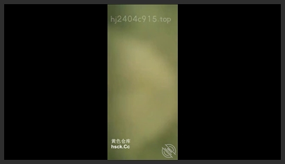 Hajiao Community. My dad suddenly called while I was having sex with my mom.