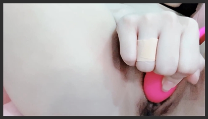 Female Streamer Kami Shows Off Her Huge Pussy and Big Ass, Extremely Stimulating