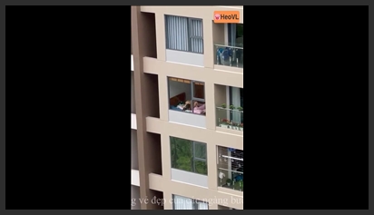 Hidden Cam: Young couple fucking in an apartment