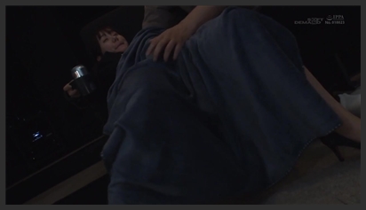 A young man took advantage of the opportunity to fondle the sleeping girl from the Prostitute at the movie theater.