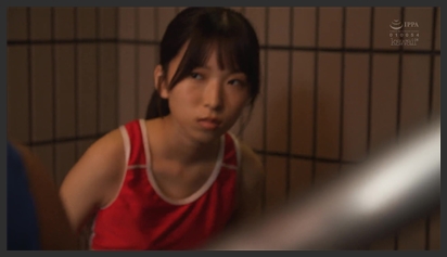 Schau dir den Sex von Star Riko Honda an, wie sie unerwiderte Liebe zu einem Lehrer und jungen männlichen Schüler, der von Sex besessen ist. Jav HD-Film jul-794.