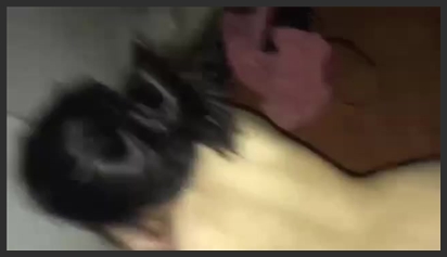 Sex mit asiatischem Model, einen Tag ohne Kunden, bekommt einen Blowjob von einer Kellnerin bis zum Samenerguss Hureng sex Film