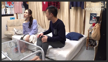 Mature Women Only: A Mature Woman Comes Over, Gets Secretly Filmed Having Sex, and Ends Up in an AV Release ? A 42-Year-Old Tall, Curvy, Big-Breasted Mature Wife